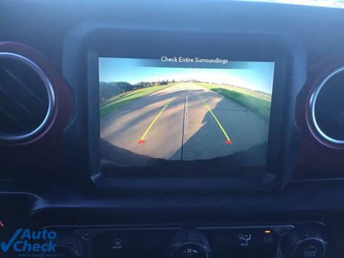 Used 2023 Jeep Wrangler Unlimited Rubicon image 31