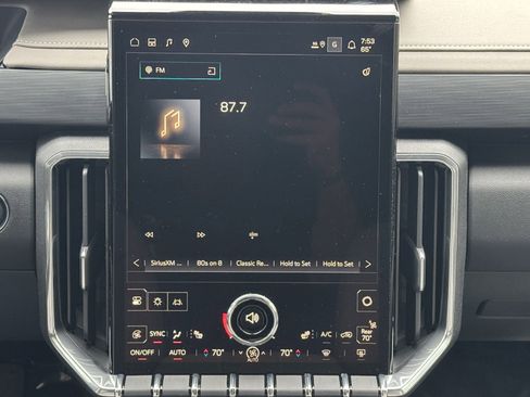 New 2025 GMC Acadia Elevation image 29