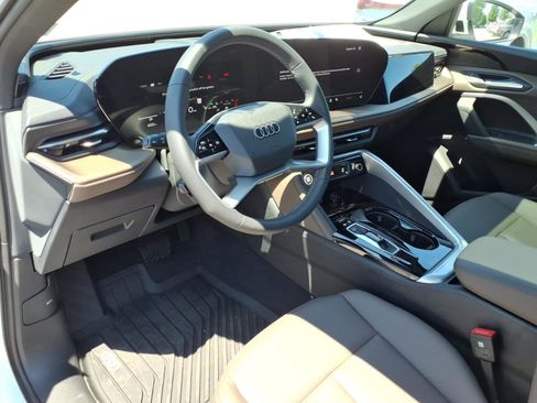 Used 2025 Audi Q5 Premium w/ Convenience Package AWD/4WD image 27