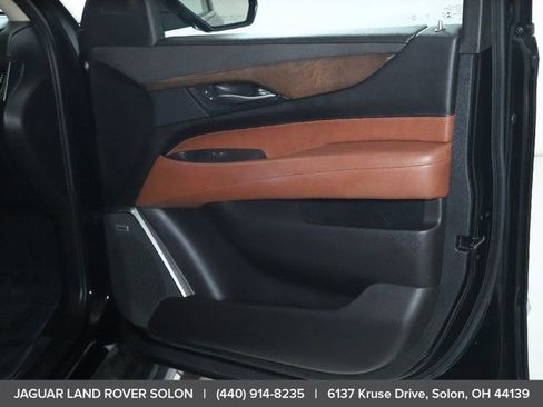 Used 2018 Cadillac Escalade Premium Luxury image 34