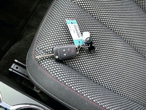 Used 2017 Chevrolet Equinox LT w/ Convenience Package image 26