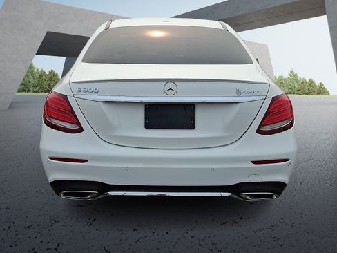 Used 2017 Mercedes-Benz E 300 4MATIC image 5
