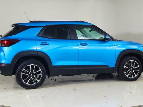 New 2026 Chevrolet TrailBlazer LT w/ LT Cold Weather Package FWD image 7