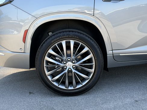 New 2026 Buick Enclave Avenir w/ Super Cruise Package FWD image 11