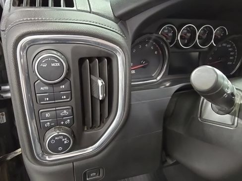 Used 2021 Chevrolet Silverado 1500 RST AWD/4WD image 16