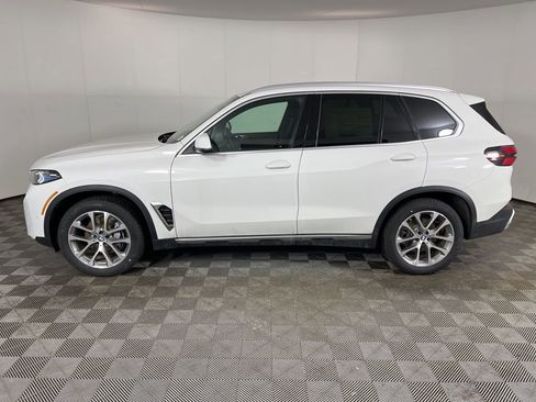 New 2026 BMW X5 xDrive40i w/ Parking Assistance Package image 4