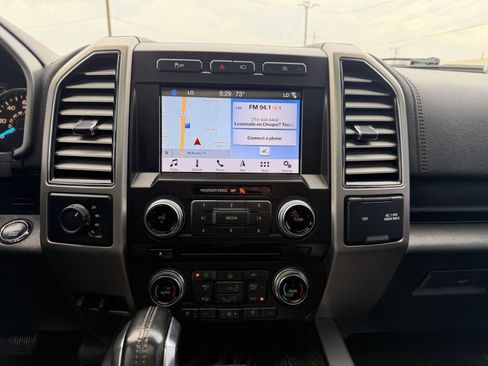 Used 2018 Ford F150 Platinum w/ Equipment Group 701A Luxury image 14