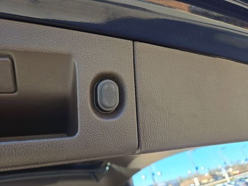 Used 2018 GMC Yukon XL Denali w/ Denali Ultimate Package image 19