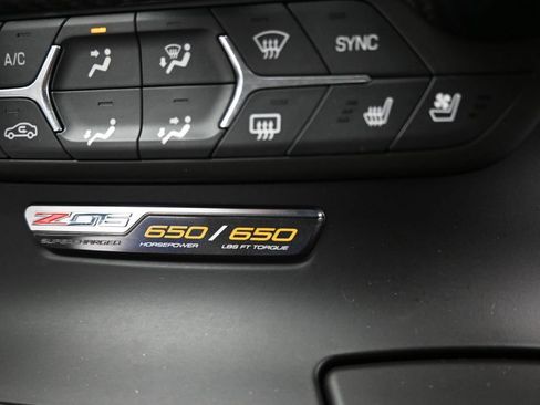 Used 2016 Chevrolet Corvette Z06 w/ 3LZ Preferred Equipment Group RWD image 33