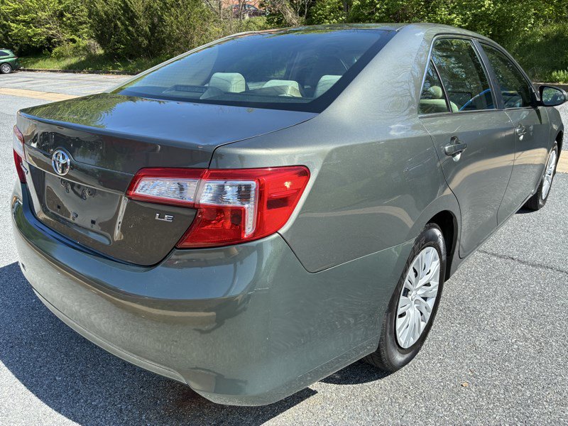 Used 2014 Toyota Camry LE FWD image 4