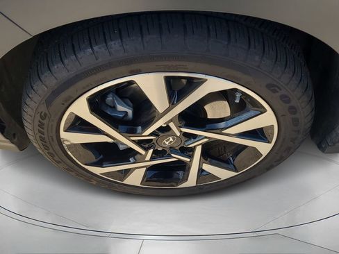 Used 2023 Hyundai Kona Limited image 9