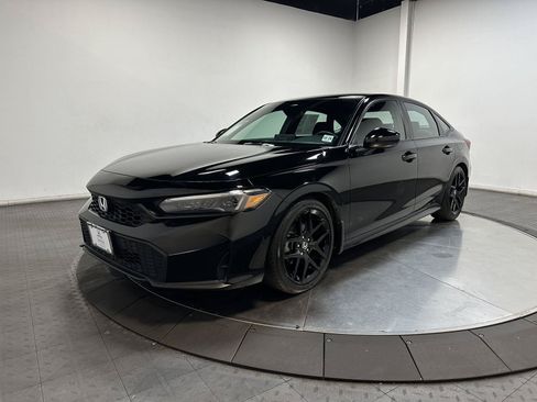 Used 2025 Honda Civic Sport image 1