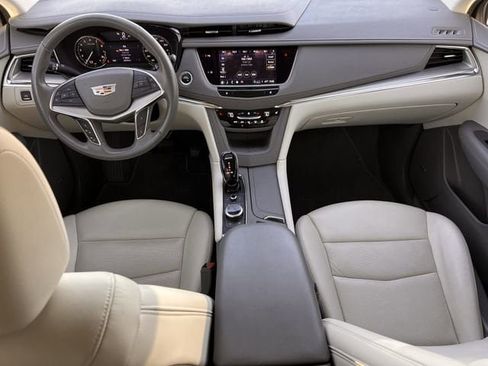 Certified 2022 Cadillac XT5 Premium Luxury image 10