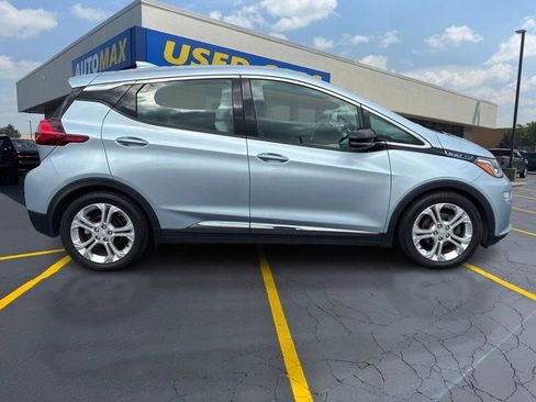 Used 2017 Chevrolet Bolt LT FWD image 2