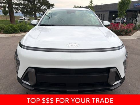 Used 2025 Hyundai Kona SEL FWD image 2