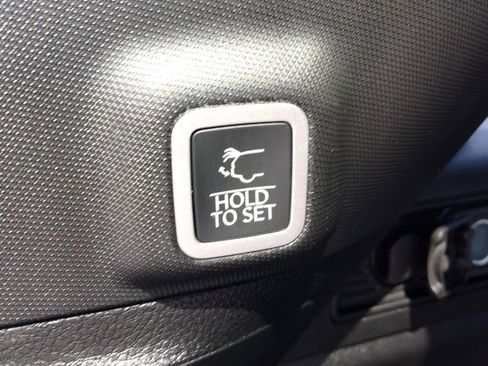 New 2025 Jeep Grand Cherokee Altitude image 6