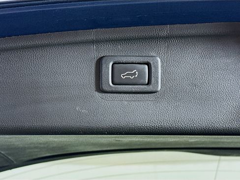 Used 2019 Subaru Outback 2.5i Premium image 27