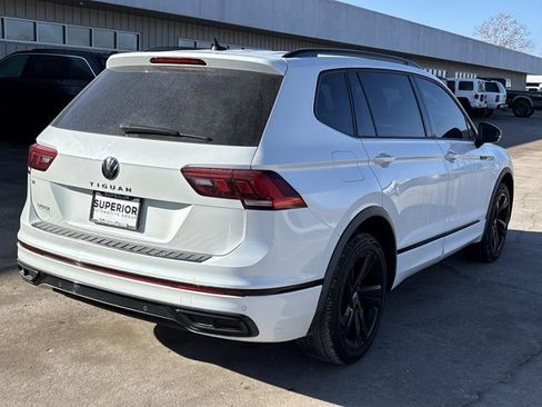 Used 2023 Volkswagen Tiguan SE R-Line image 3
