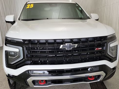 Used 2025 Chevrolet Suburban Z71 w/ Z71 Off-Road Package AWD/4WD image 3
