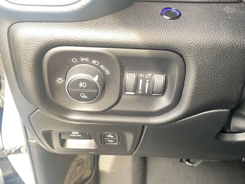Used 2025 RAM 1500 Big Horn AWD/4WD image 24