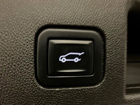 Used 2022 Chevrolet Equinox RS image 16