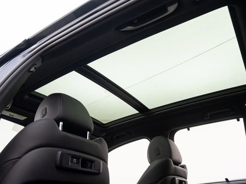 Used 2021 BMW X5 xDrive40i w/ M Sport Package image 17