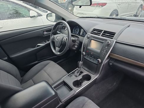Used 2017 Toyota Camry LE FWD image 9