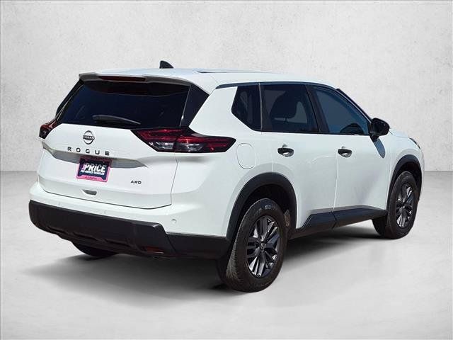 Used 2024 Nissan Rogue S AWD/4WD image 5