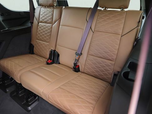 Used 2024 Cadillac Escalade Sport w/ LPO, ONYX Package image 30