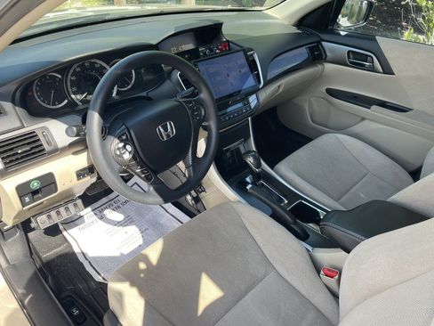 Used 2013 Honda Accord LX image 8