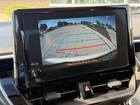 Used 2025 Toyota Corolla LE FWD image 24