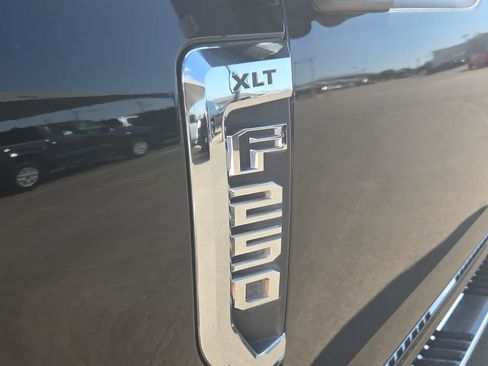 Used 2019 Ford F250 XLT w/ XLT Premium Package image 15