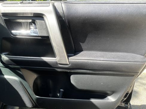 Used 2016 Toyota 4Runner SR5 Premium image 43