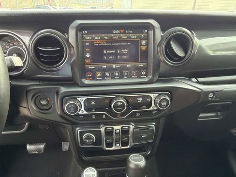 Used 2022 Jeep Gladiator Sport AWD/4WD image 27
