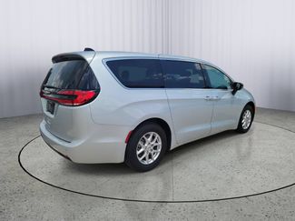 Used 2024 Chrysler Pacifica Touring-L FWD video 2