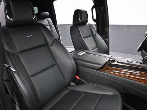 Used 2021 Cadillac Escalade ESV Luxury AWD/4WD image 28
