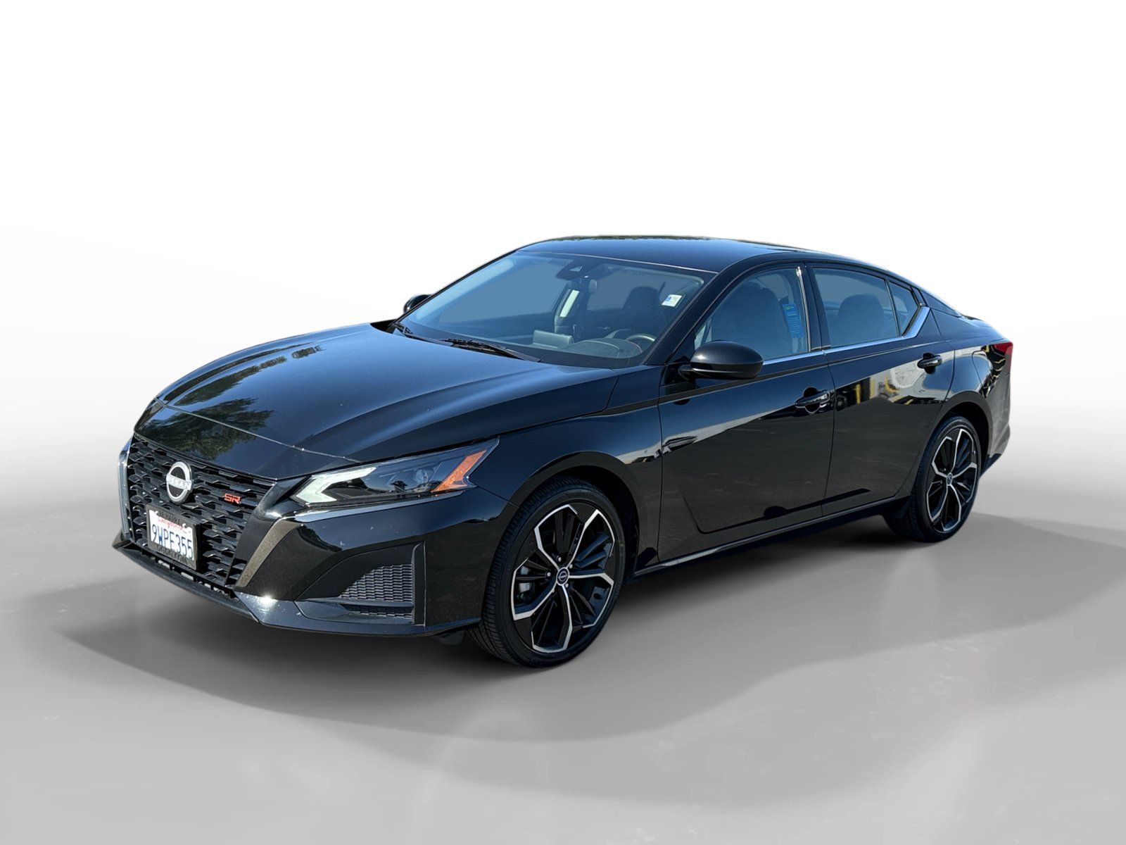 Used 2025 Nissan Altima 2.5 SR AWD/4WD image 1