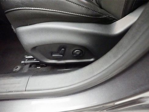 Used 2020 Jeep Compass Latitude w/ Cold Weather Group image 28