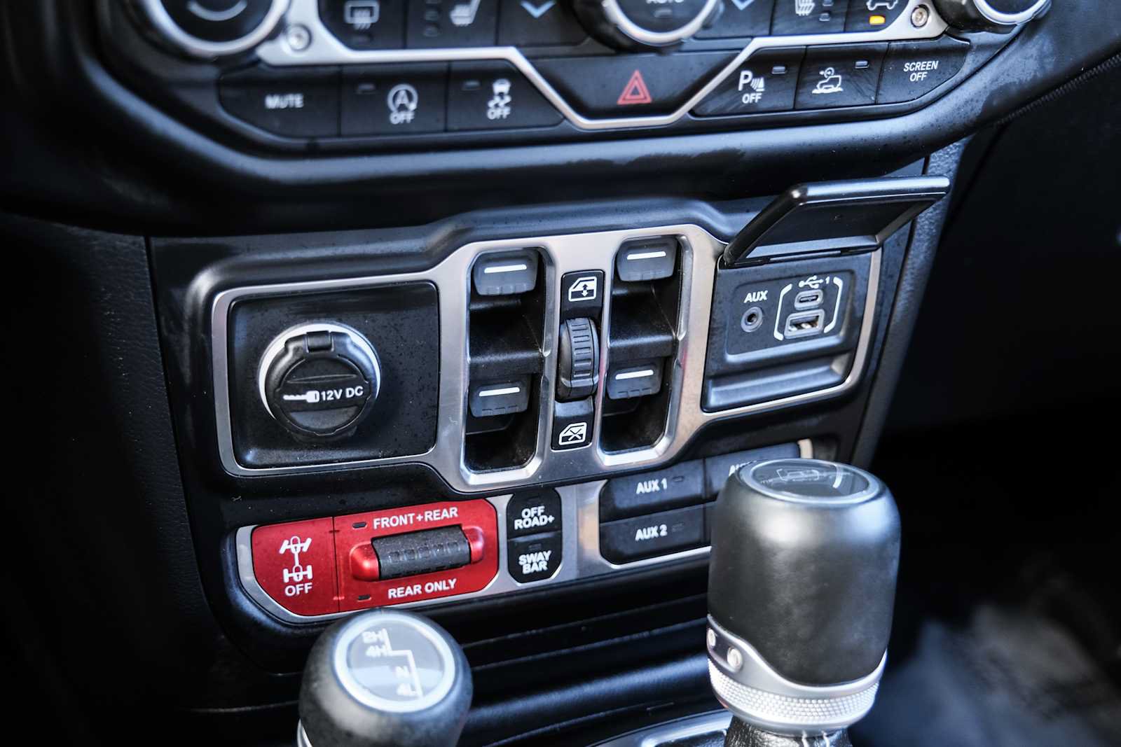 Used 2021 Jeep Gladiator Rubicon AWD/4WD image 39