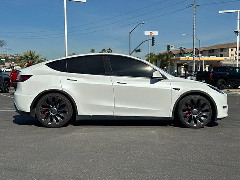 Used 2023 Tesla Model Y Performance image 6
