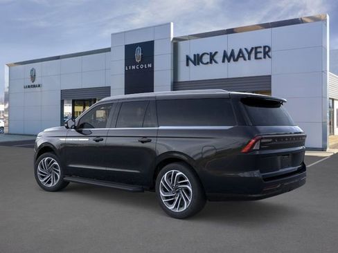 New 2026 Lincoln Navigator L Premier AWD/4WD image 4