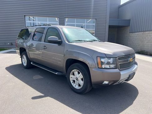 Used 2014 Chevrolet Suburban LT AWD/4WD image 3