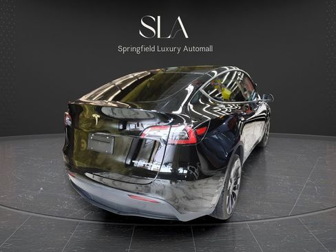 Used 2023 Tesla Model Y Long Range AWD/4WD image 6