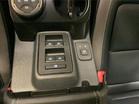 Certified 2025 Ford Bronco Outer Banks w/ Sasquatch Package image 42