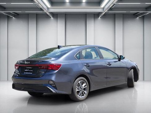 Used 2024 Kia Forte LXS FWD image 4