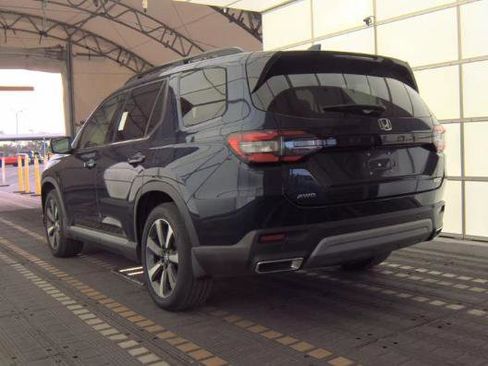 Used 2023 Honda Pilot Touring image 5