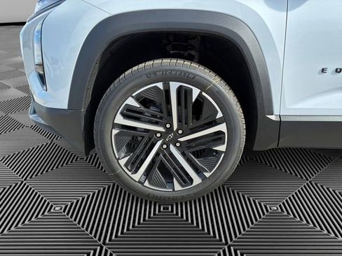 New 2026 Chevrolet Equinox RS w/ Convenience Package III AWD/4WD image 9