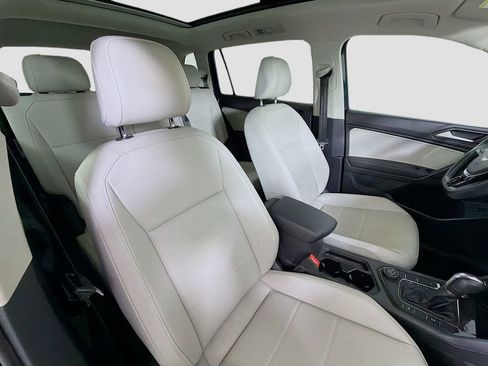 Used 2019 Volkswagen Tiguan SEL w/ 3rd Row Seat Package image 32