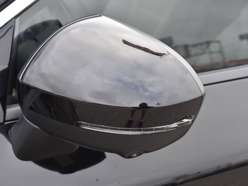 Used 2023 Nissan Rogue SL w/ SL Premium Package FWD image 4