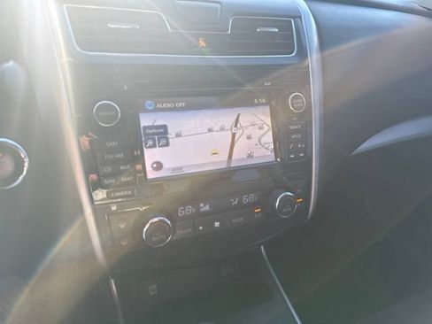 Used 2015 Nissan Altima 2.5 SV w/ Convenience Package FWD image 11